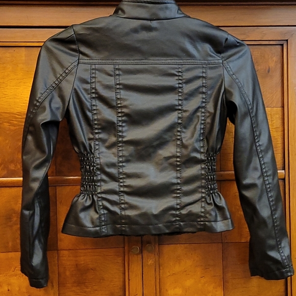 GIRLS FAUX LEATHER JACKET SIZE 10/12 - Picture 8 of 14